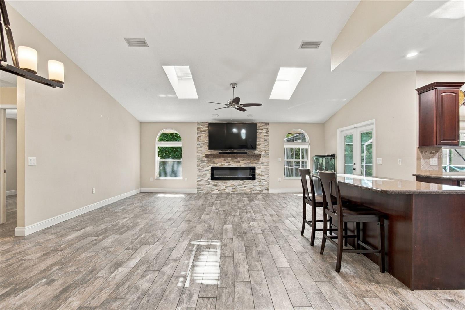 7700 CYPRESS TRACE CT — photo 4
