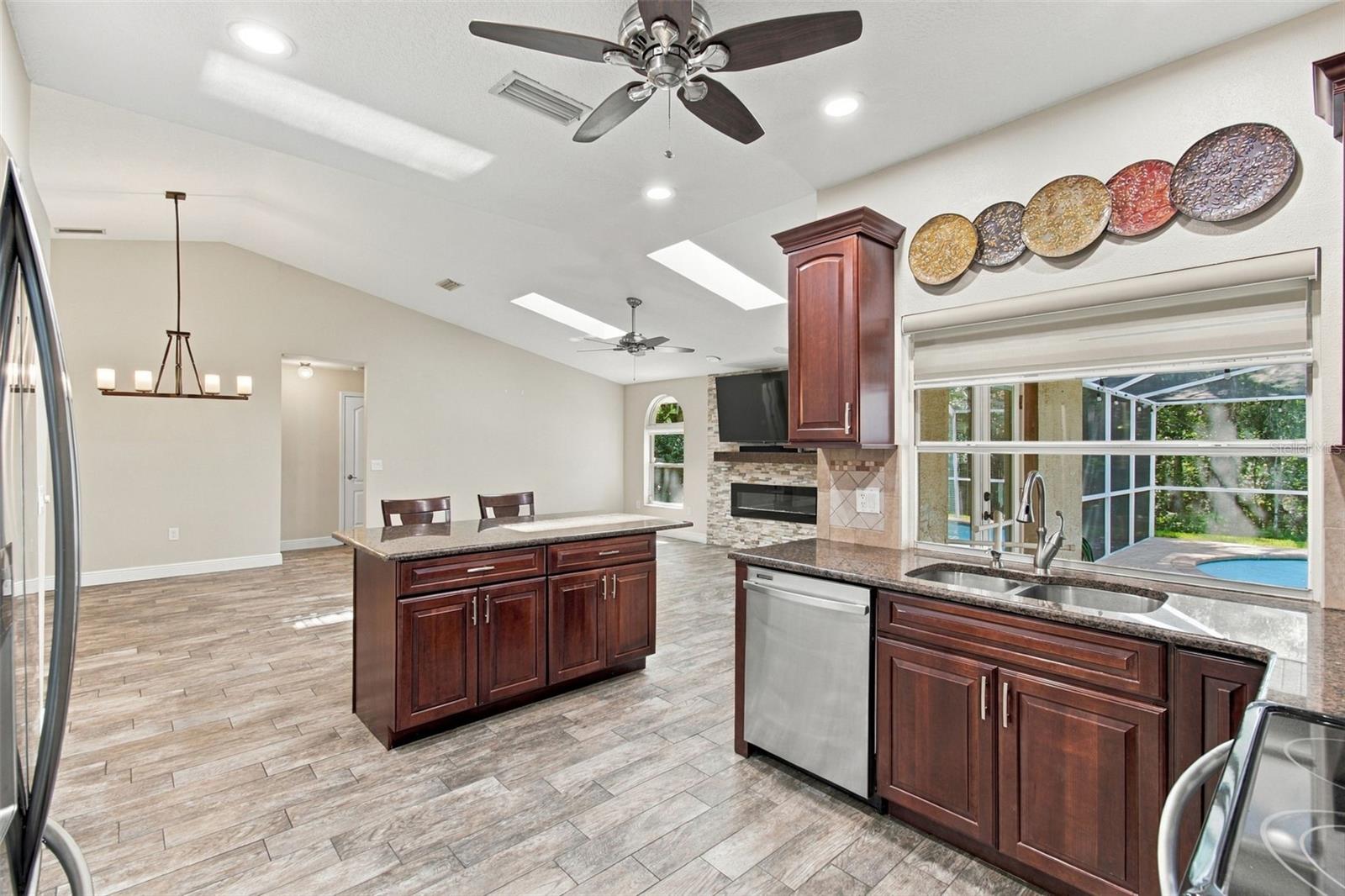 7700 CYPRESS TRACE CT — photo 33