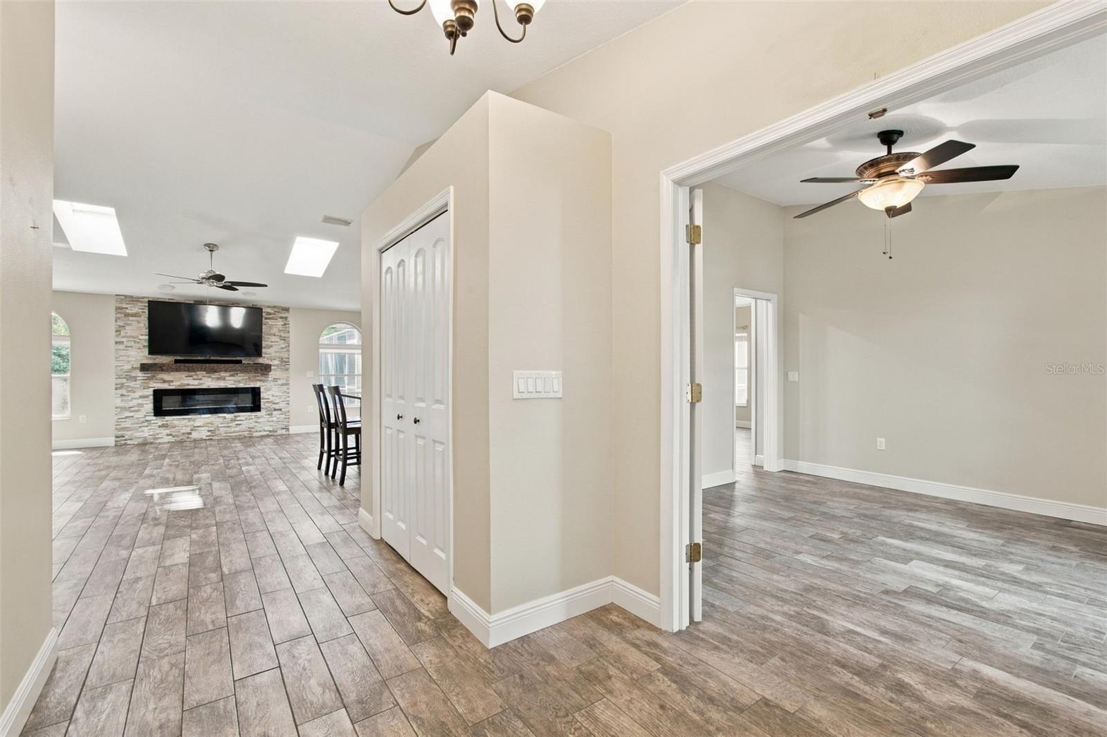 7700 CYPRESS TRACE CT — photo 15