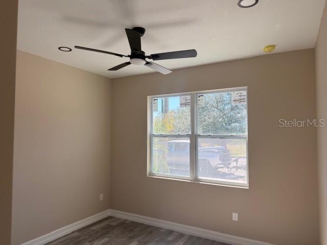 3204 E COLUMBUS DR — photo 8