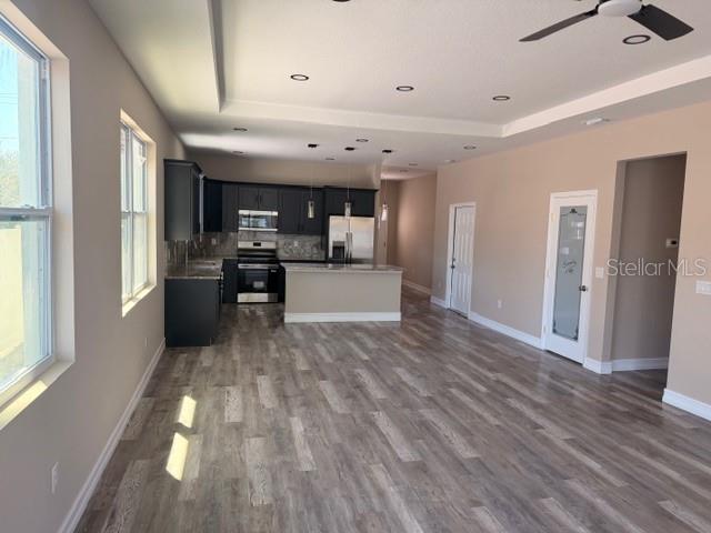 3204 E COLUMBUS DR — photo 4