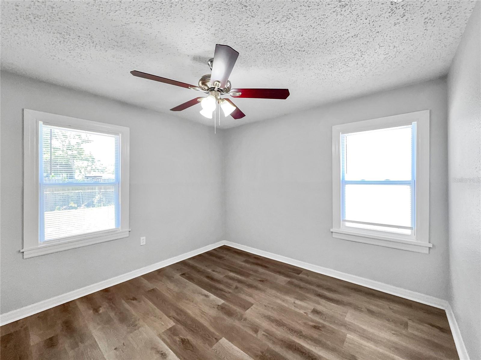 3110 W HARTNETT AVE — photo 9