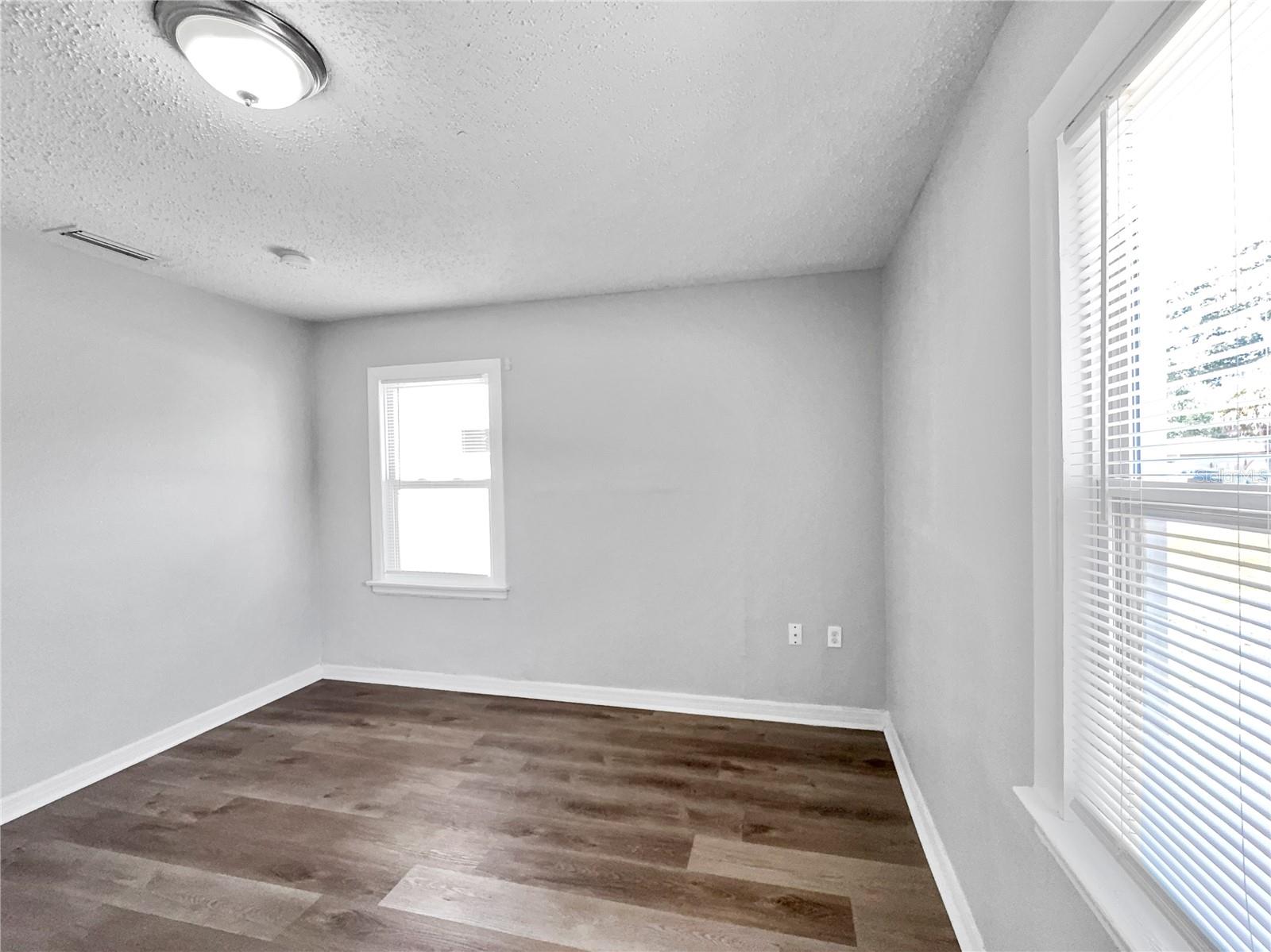 3110 W HARTNETT AVE — photo 12