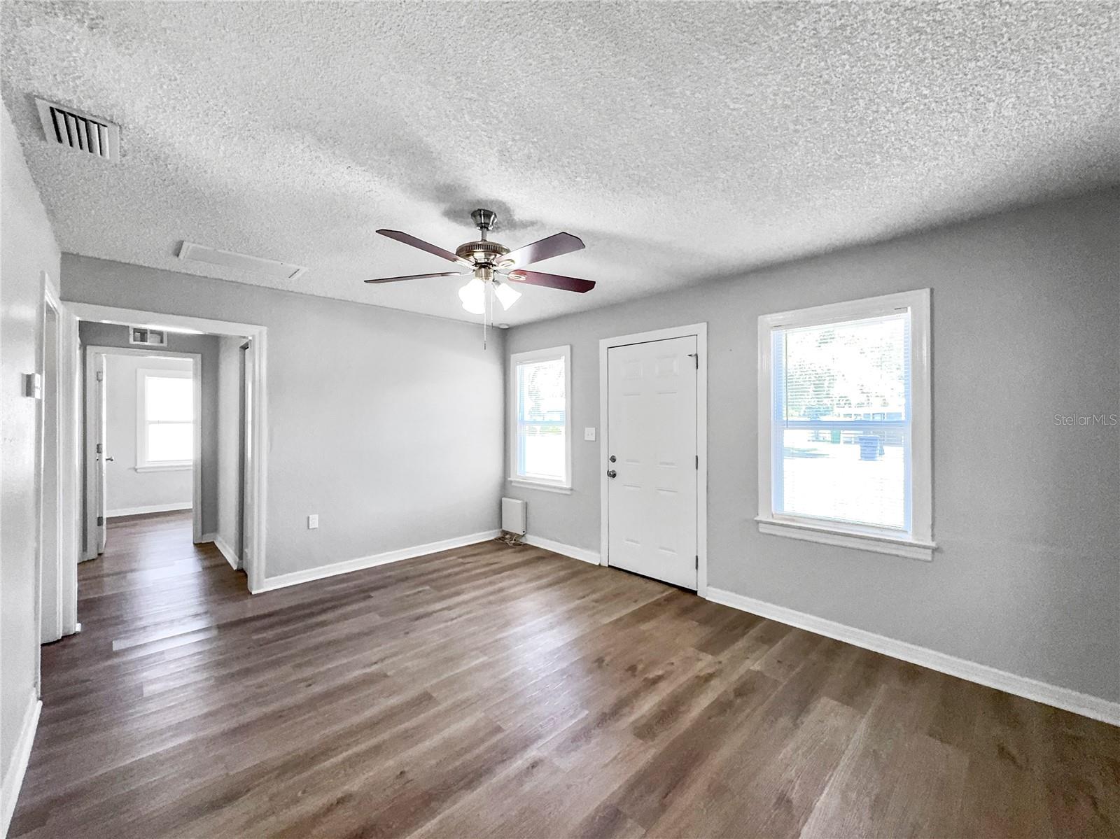 3110 W HARTNETT AVE — photo 4