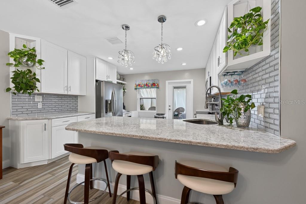6436 LAMBERT LN — photo 8