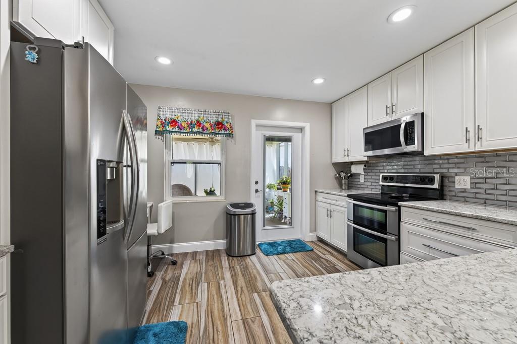 6436 LAMBERT LN — photo 11
