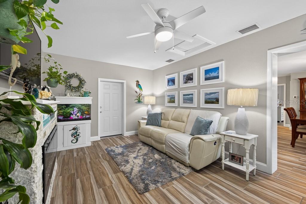 6436 LAMBERT LN — photo 18