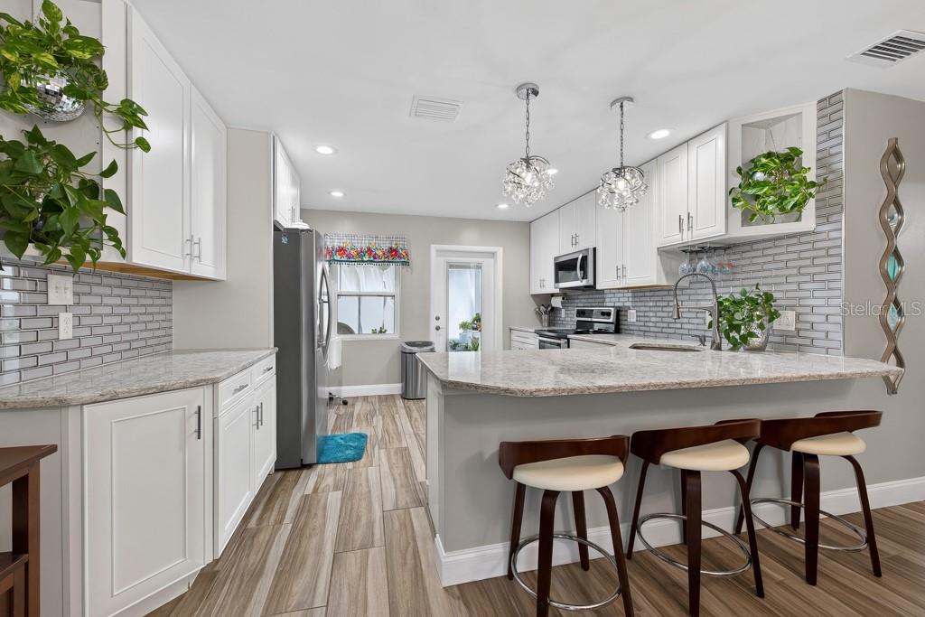 6436 LAMBERT LN — photo 9