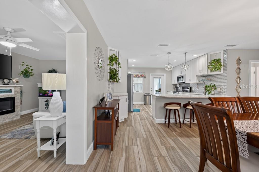 6436 LAMBERT LN — photo 2
