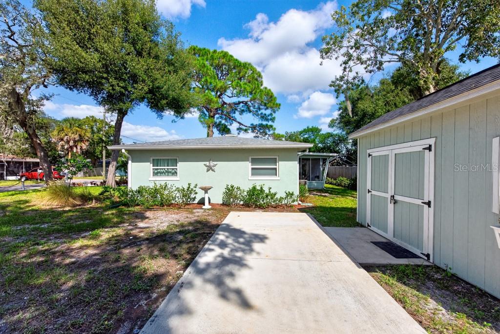 6436 LAMBERT LN — photo 37