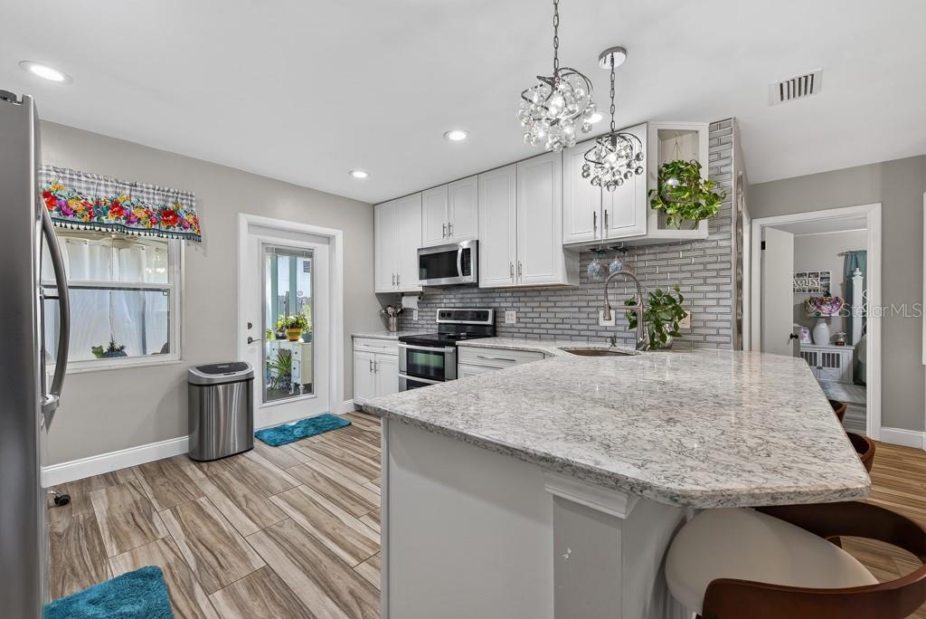 6436 LAMBERT LN — photo 10