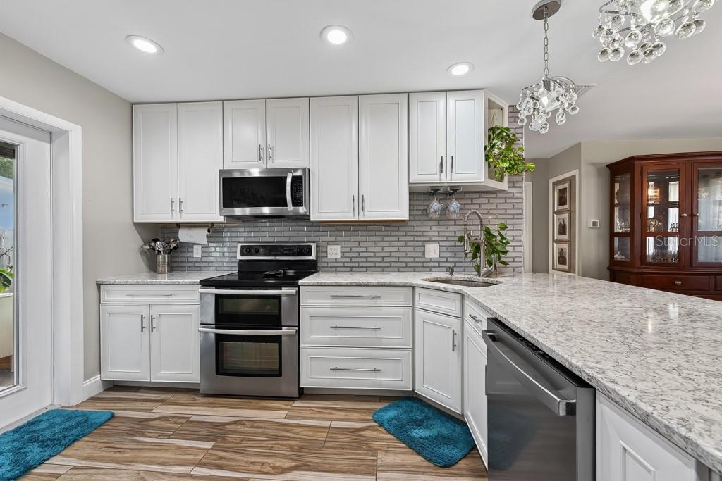 6436 LAMBERT LN — photo 12
