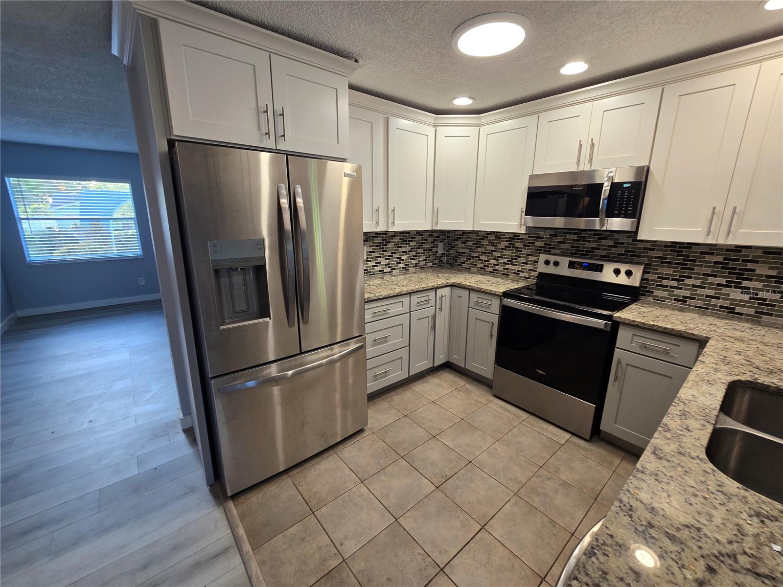 1007 VINEYARD CT — photo 17