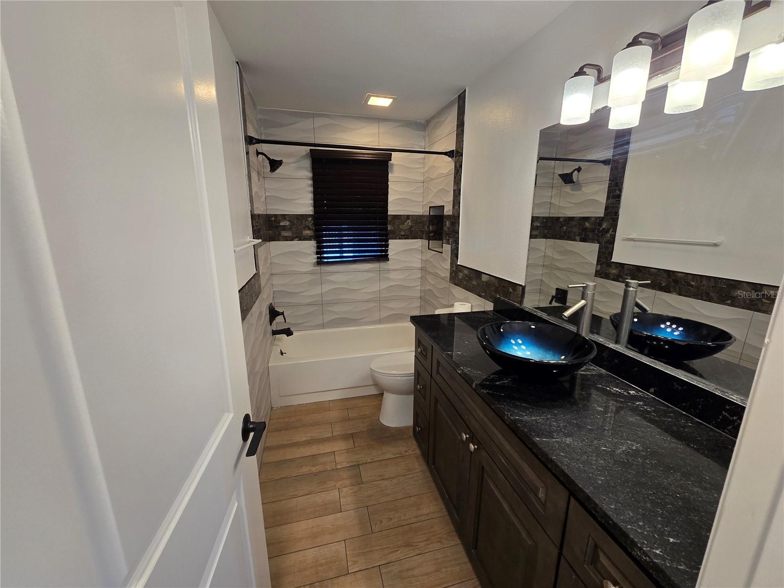 1007 VINEYARD CT — photo 20