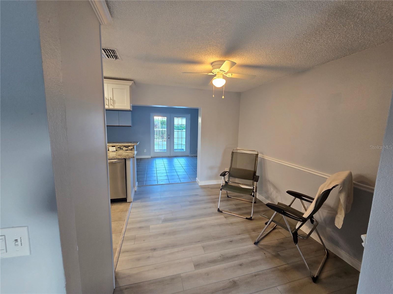 1007 VINEYARD CT — photo 32