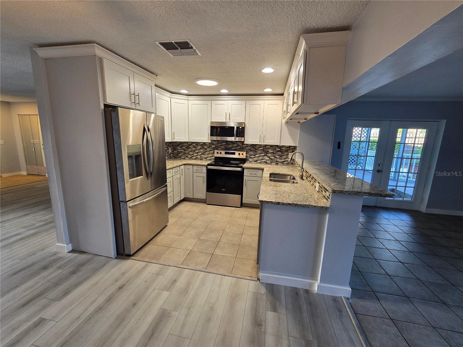 1007 VINEYARD CT — photo 13