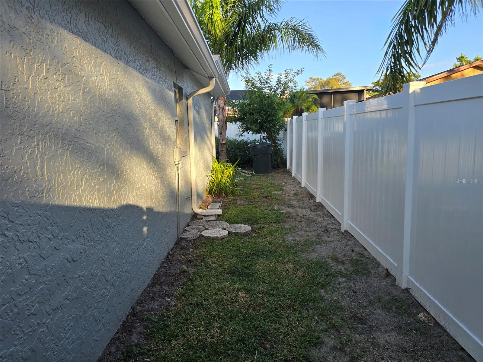 1007 VINEYARD CT — photo 4