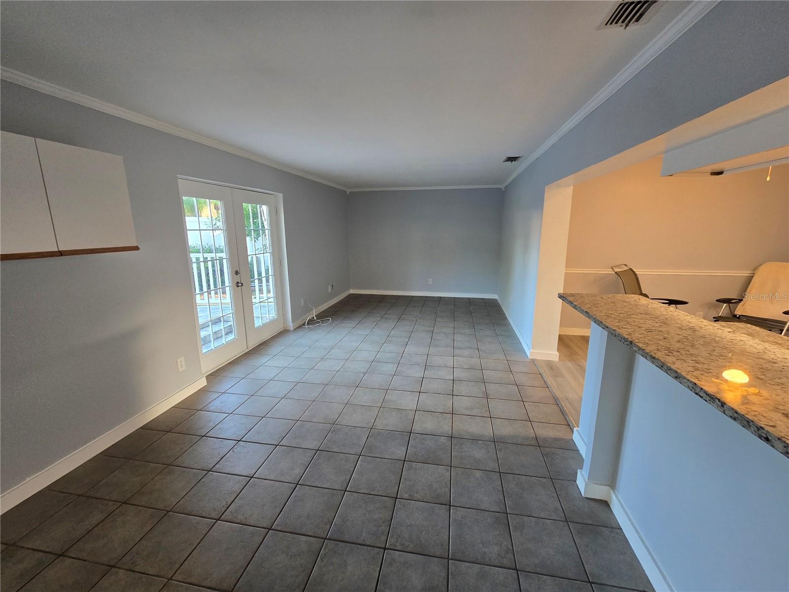 1007 VINEYARD CT — photo 24
