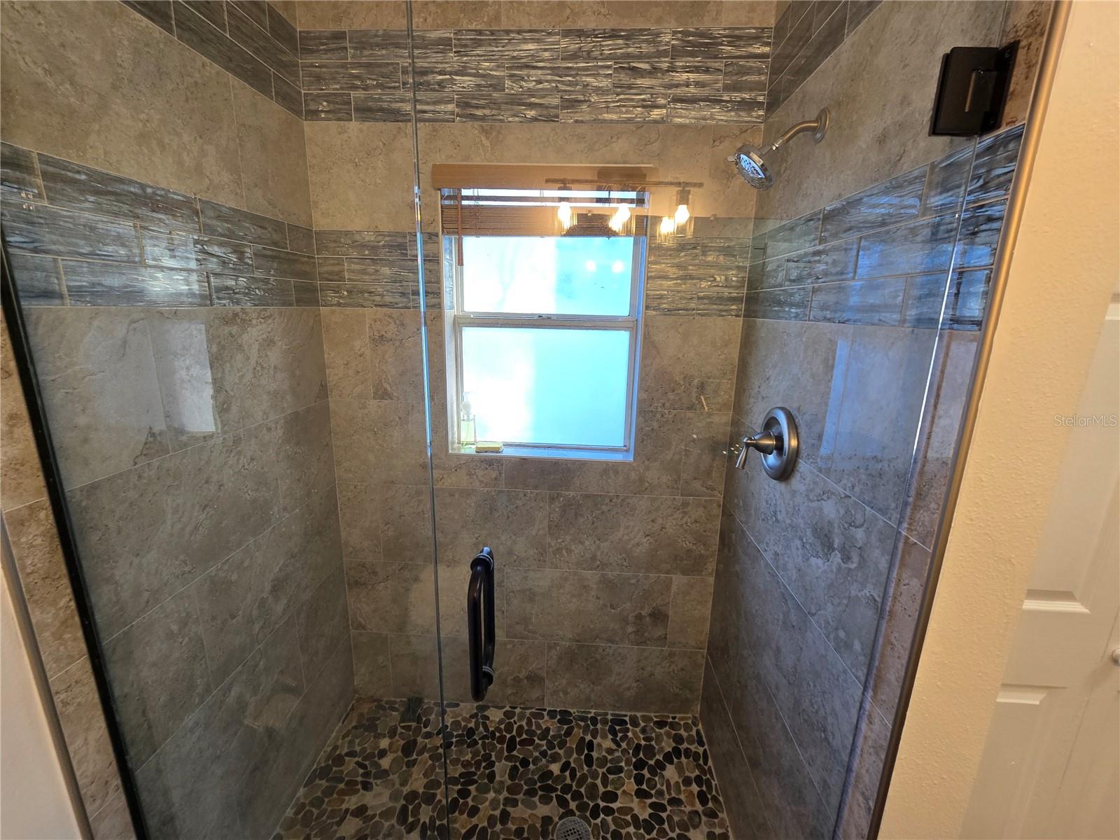1007 VINEYARD CT — photo 18