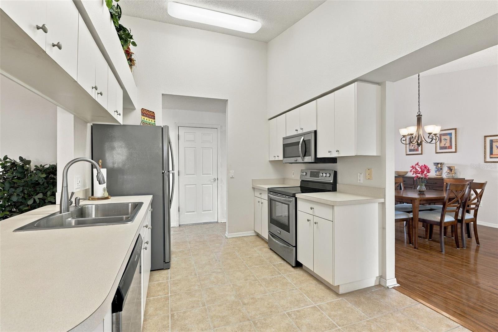 1149 WOLFORD DR — photo 10