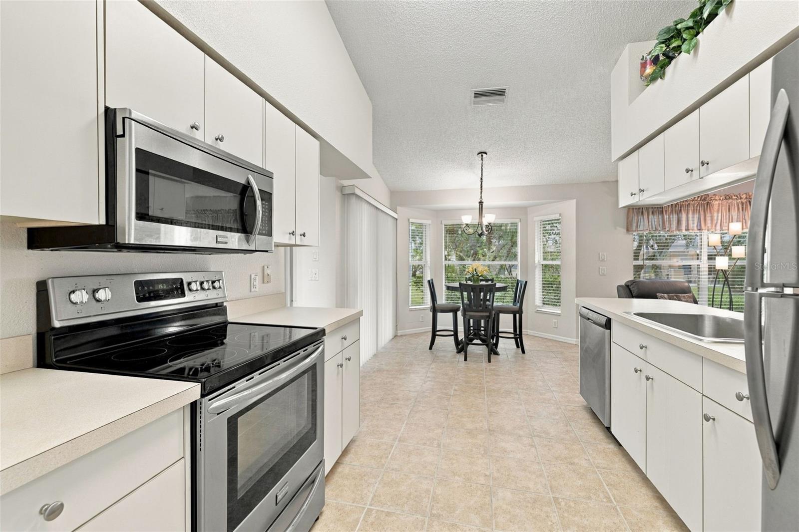 1149 WOLFORD DR — photo 11