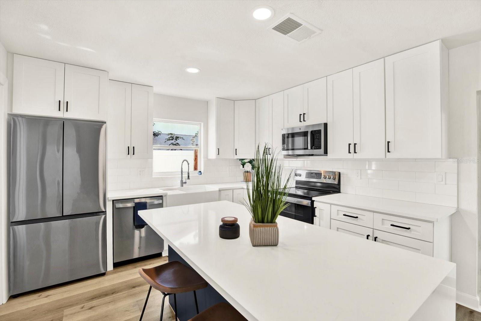 8232 82ND AVE — photo 3