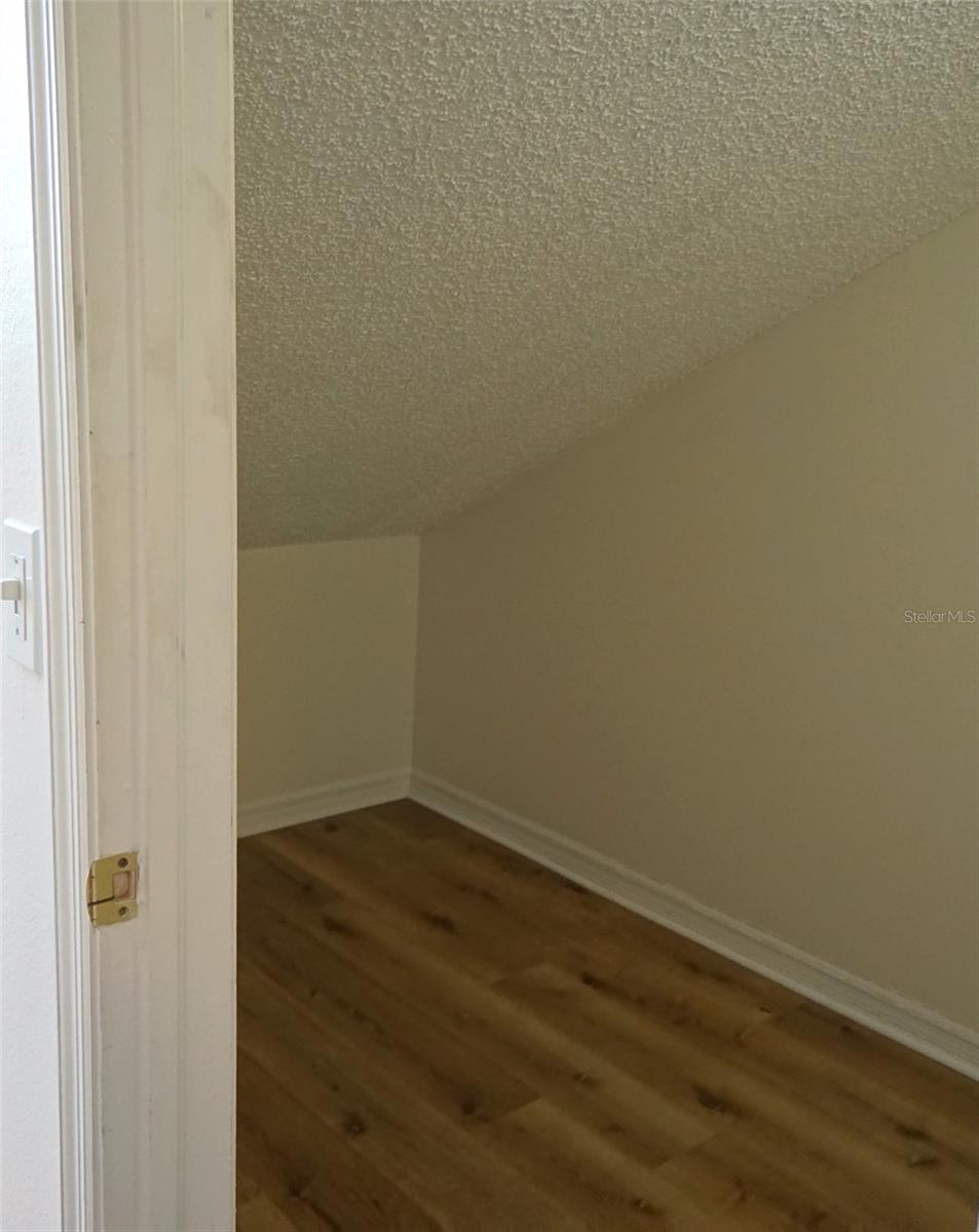 296 WINCHESTER WAY — photo 23