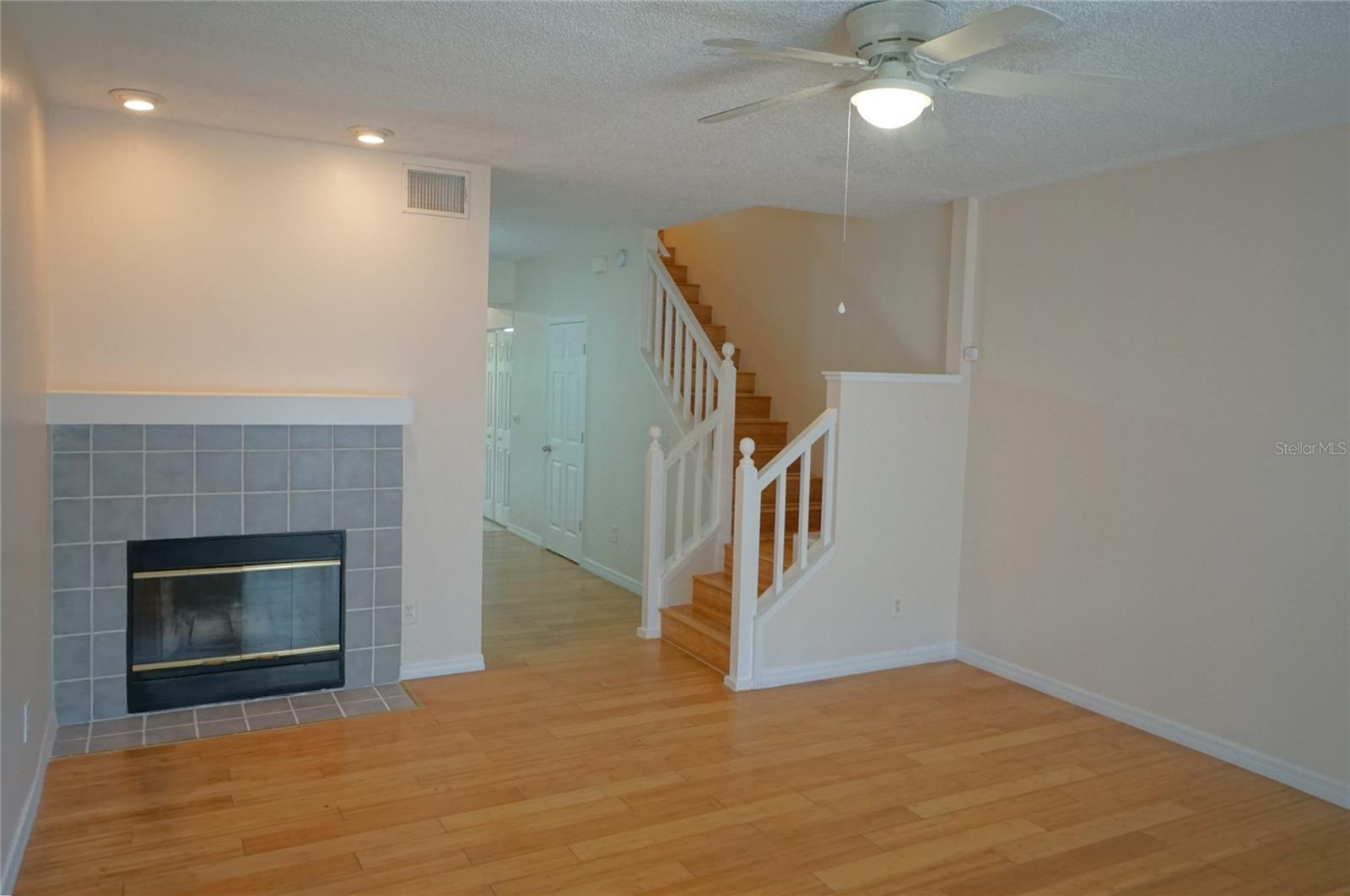 296 WINCHESTER WAY — photo 4