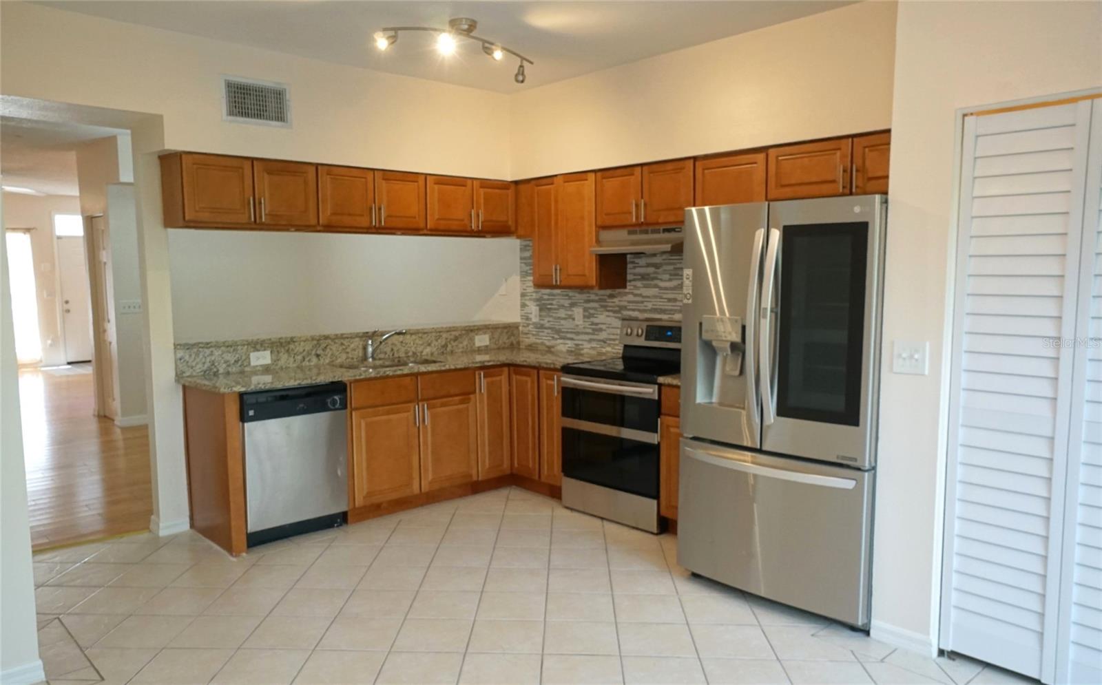 296 WINCHESTER WAY — photo 6