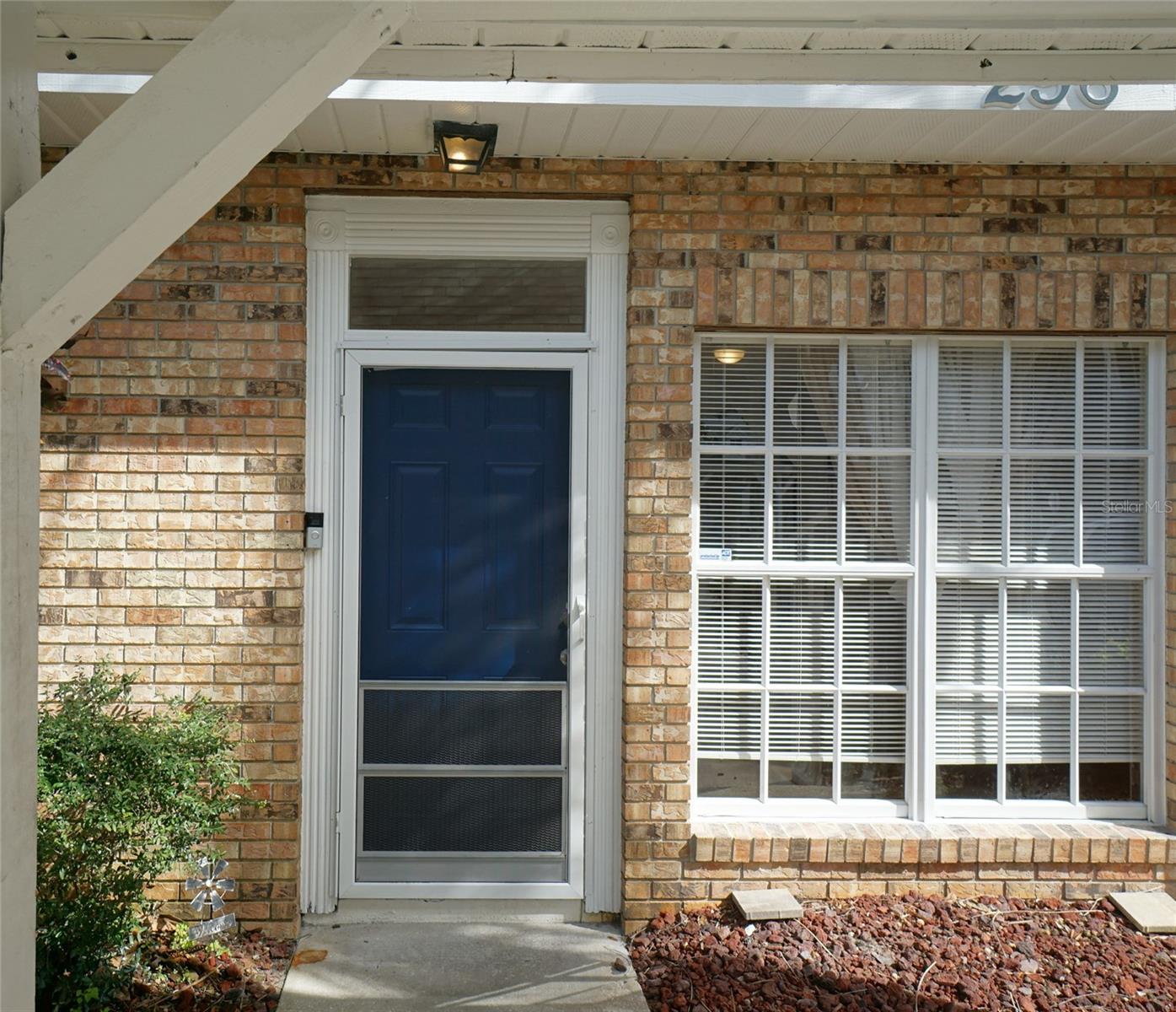 296 WINCHESTER WAY — photo 2