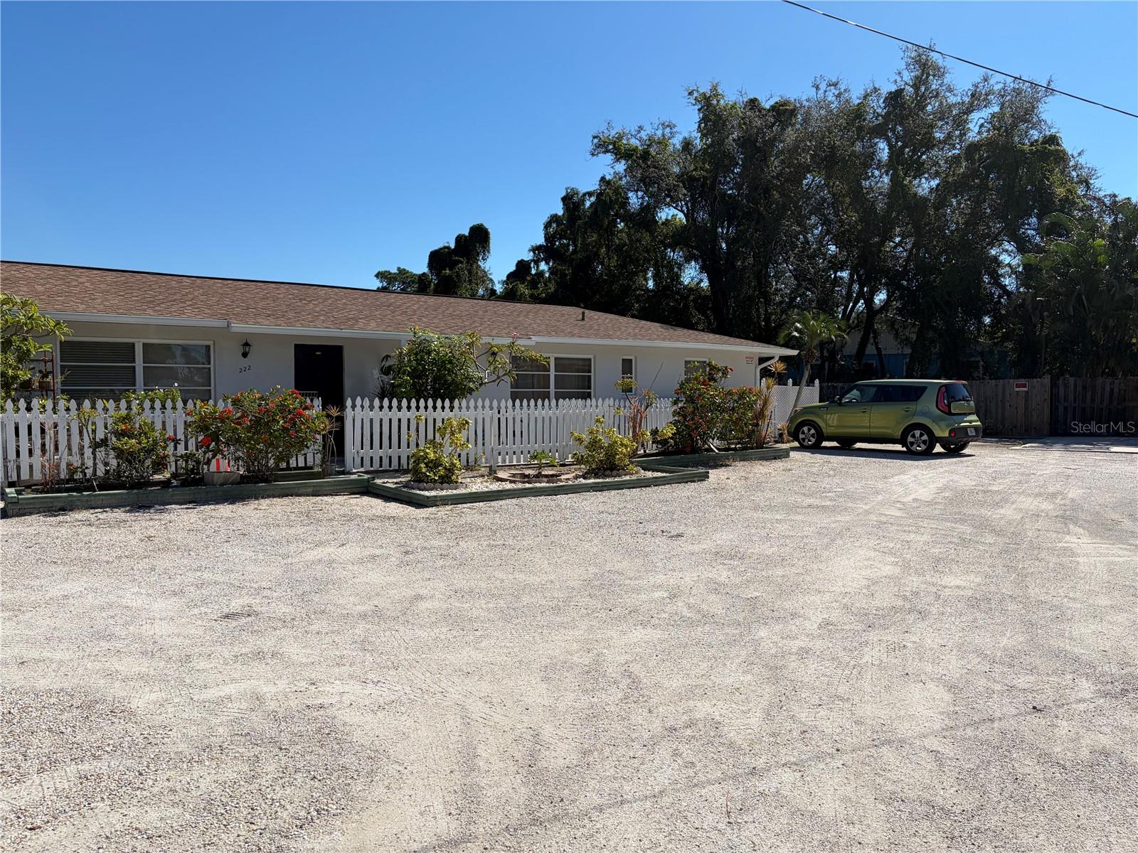 220 COLONIA LN E — photo 6