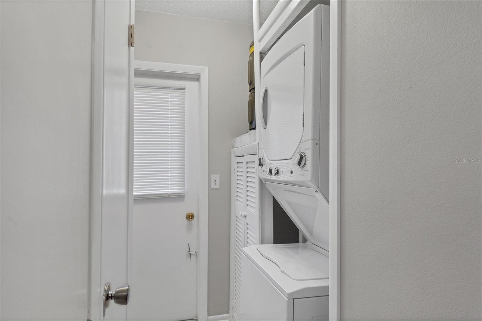 220 COLONIA LN E — photo 30