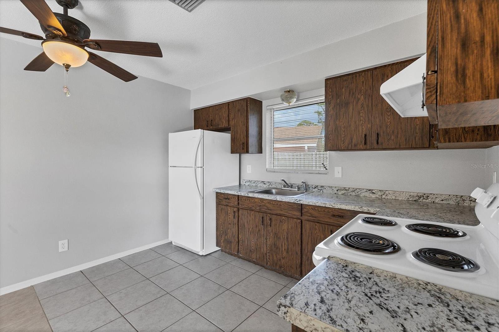 220 COLONIA LN E — photo 13