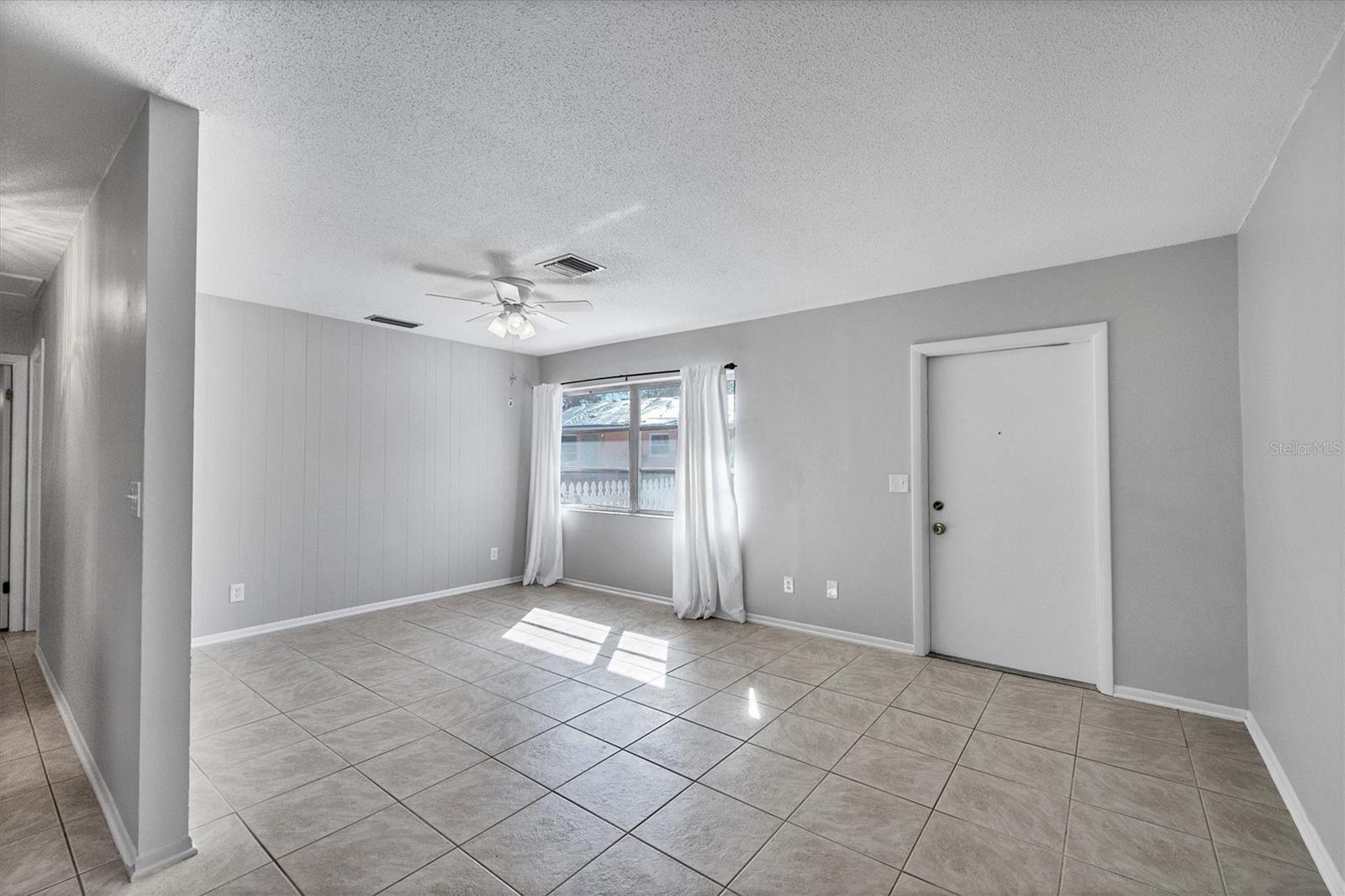 220 COLONIA LN E — photo 34