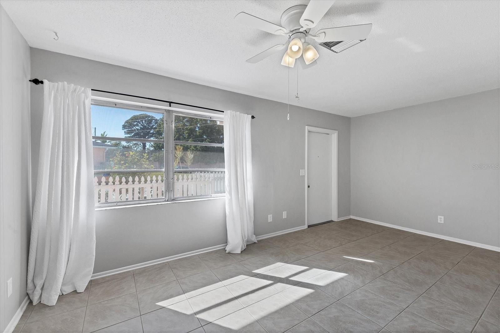220 COLONIA LN E — photo 33
