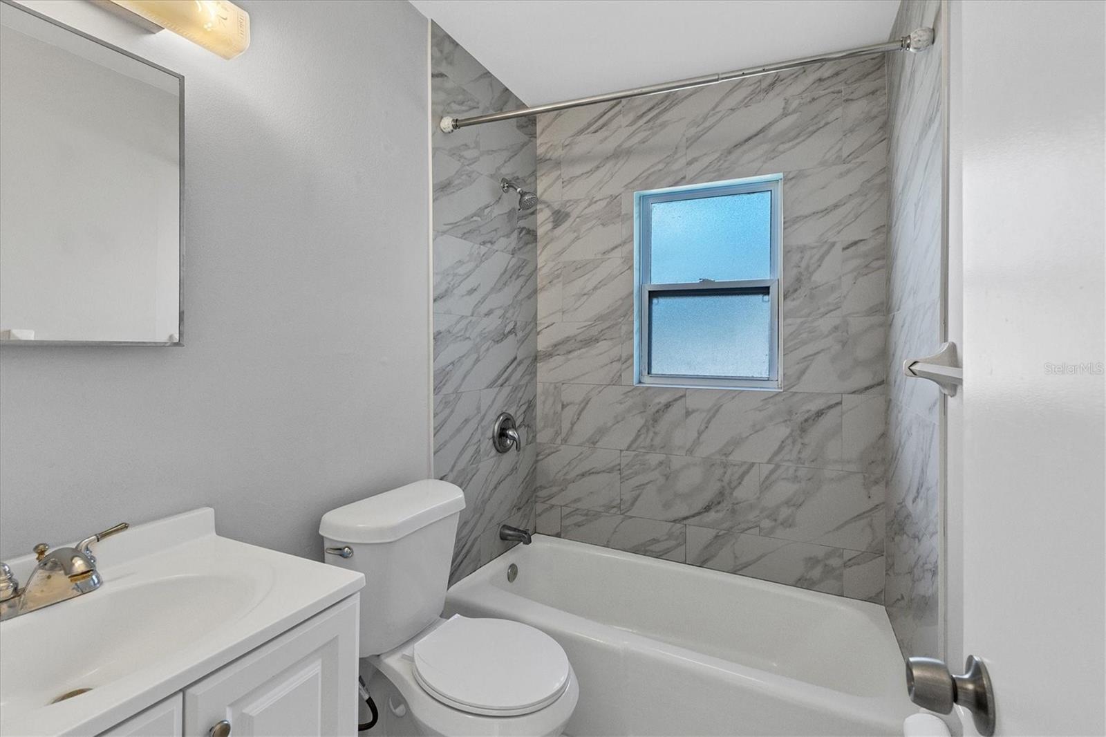 220 COLONIA LN E — photo 29