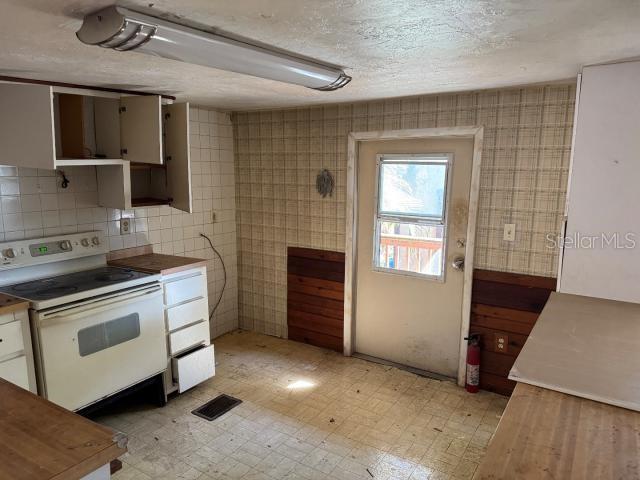 4825 VICTORIA AVE — photo 7