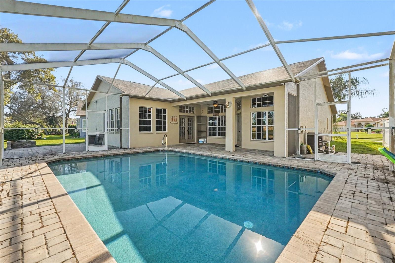12339 ROSELAND DR — photo 33