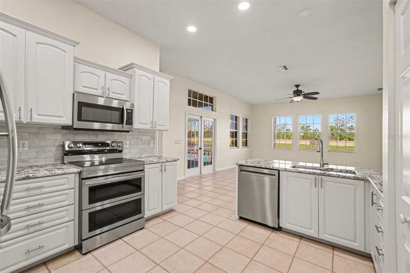 12339 ROSELAND DR — photo 3