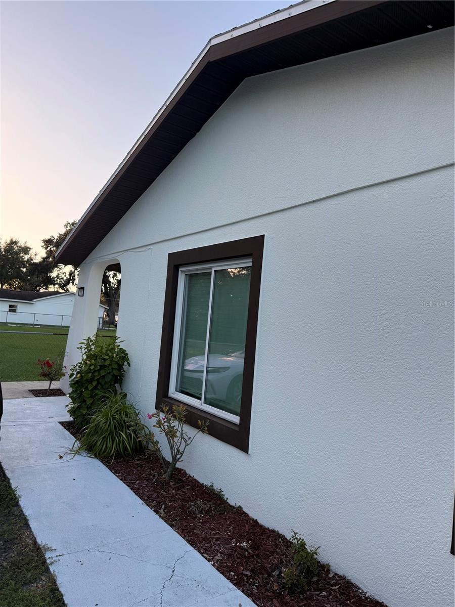 2803 W POWHATAN AVE — photo 2