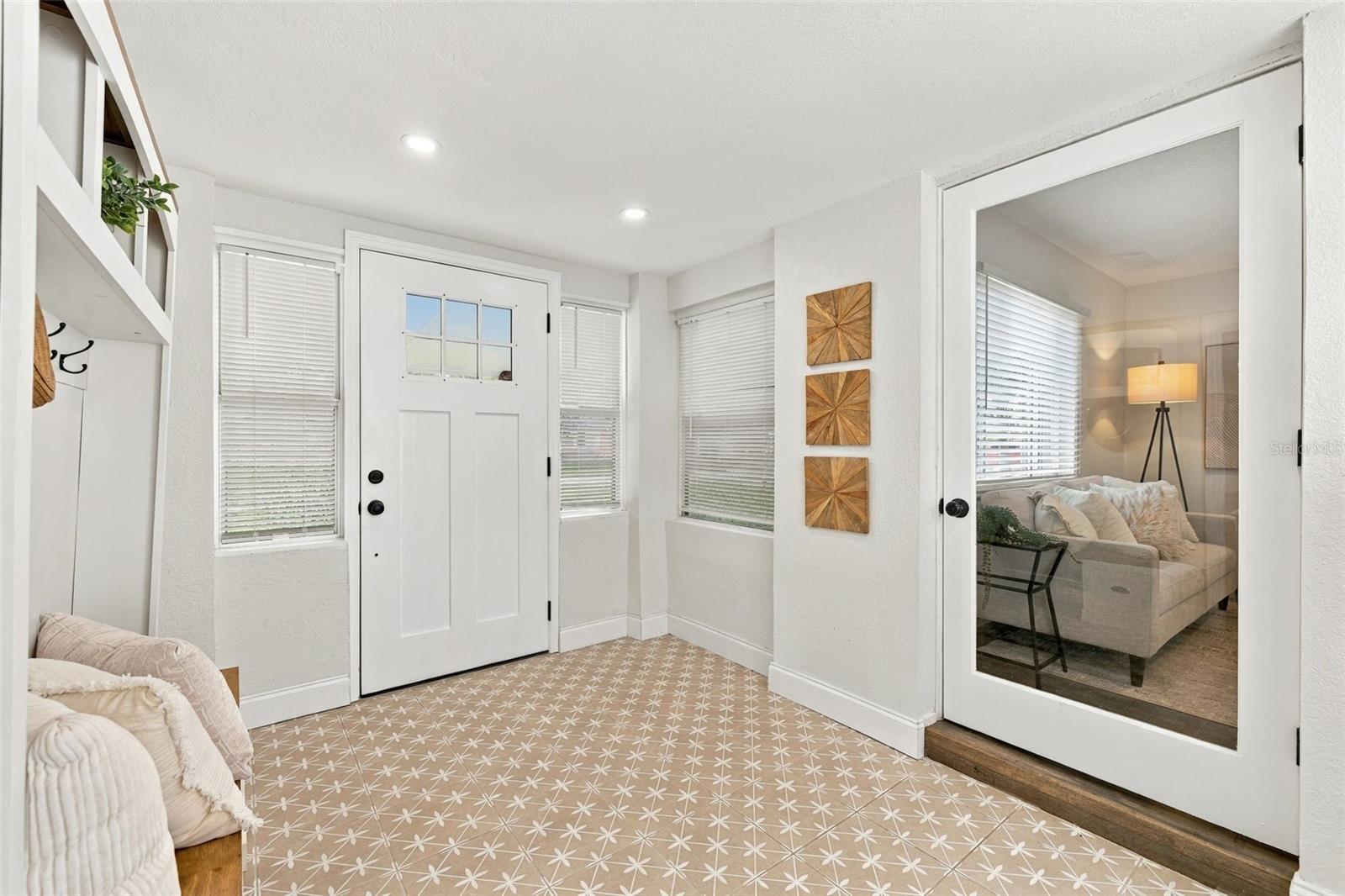 1548 CANTERBURY RD N — photo 5