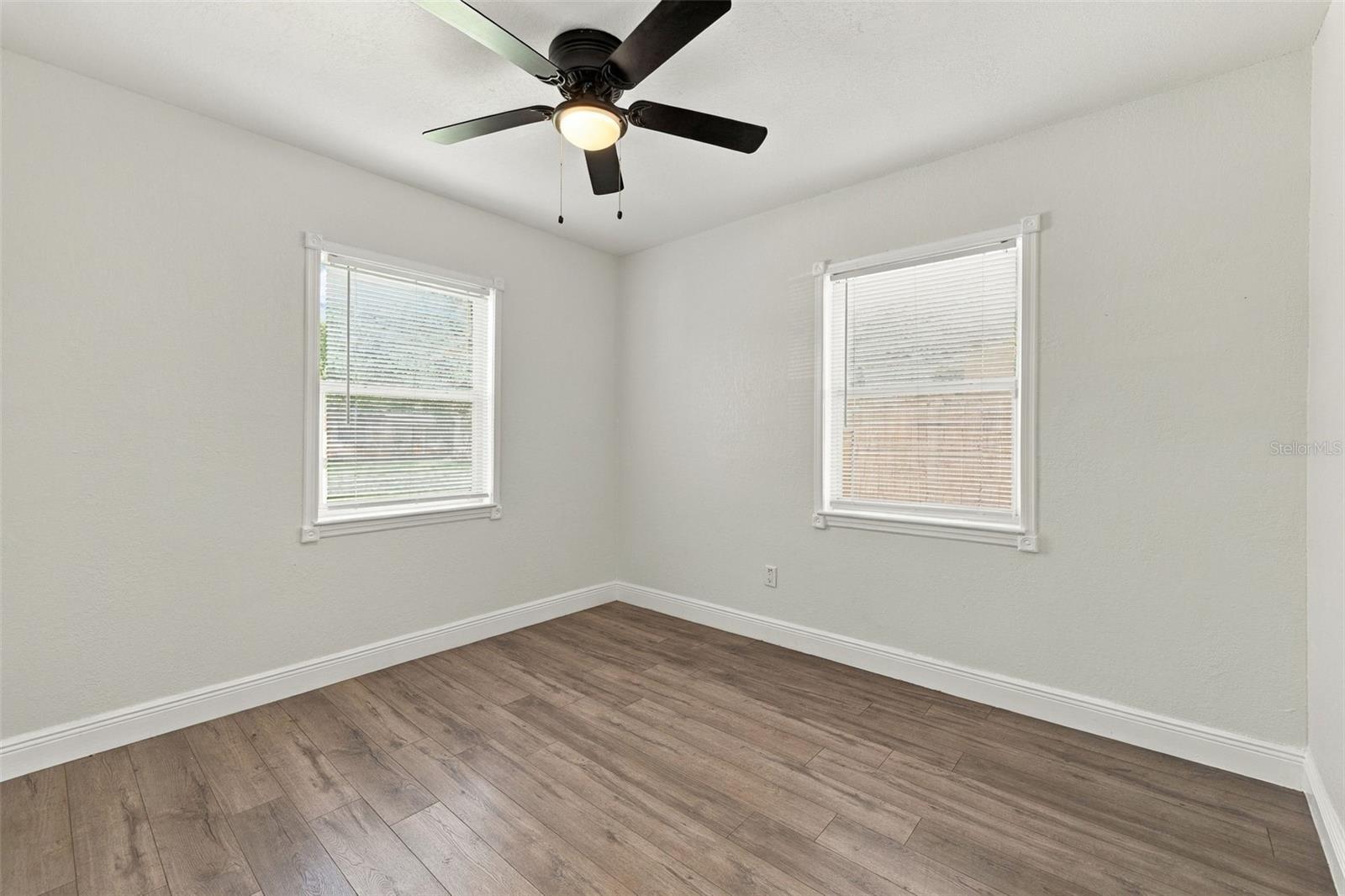 1548 CANTERBURY RD N — photo 18