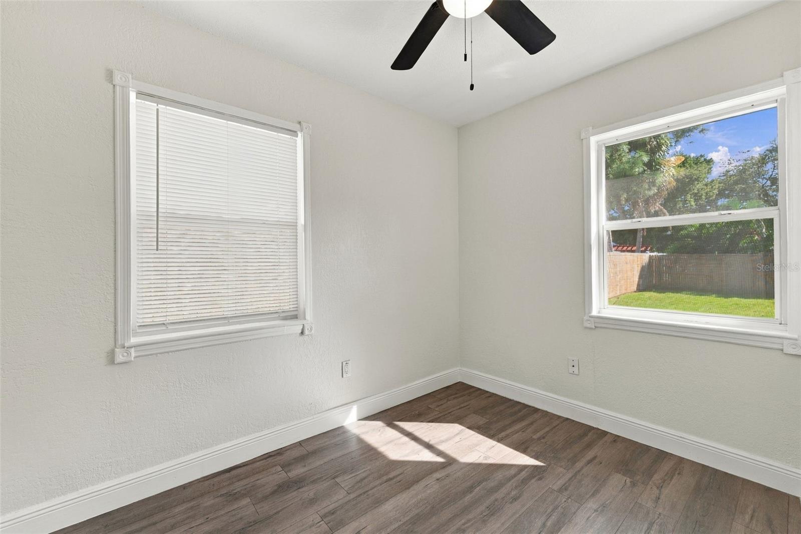 1548 CANTERBURY RD N — photo 21