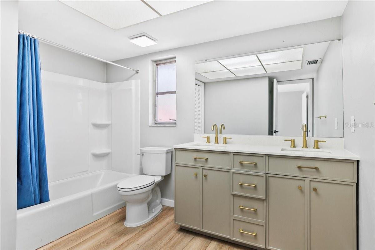 404 BRIARWOOD RD — photo 15
