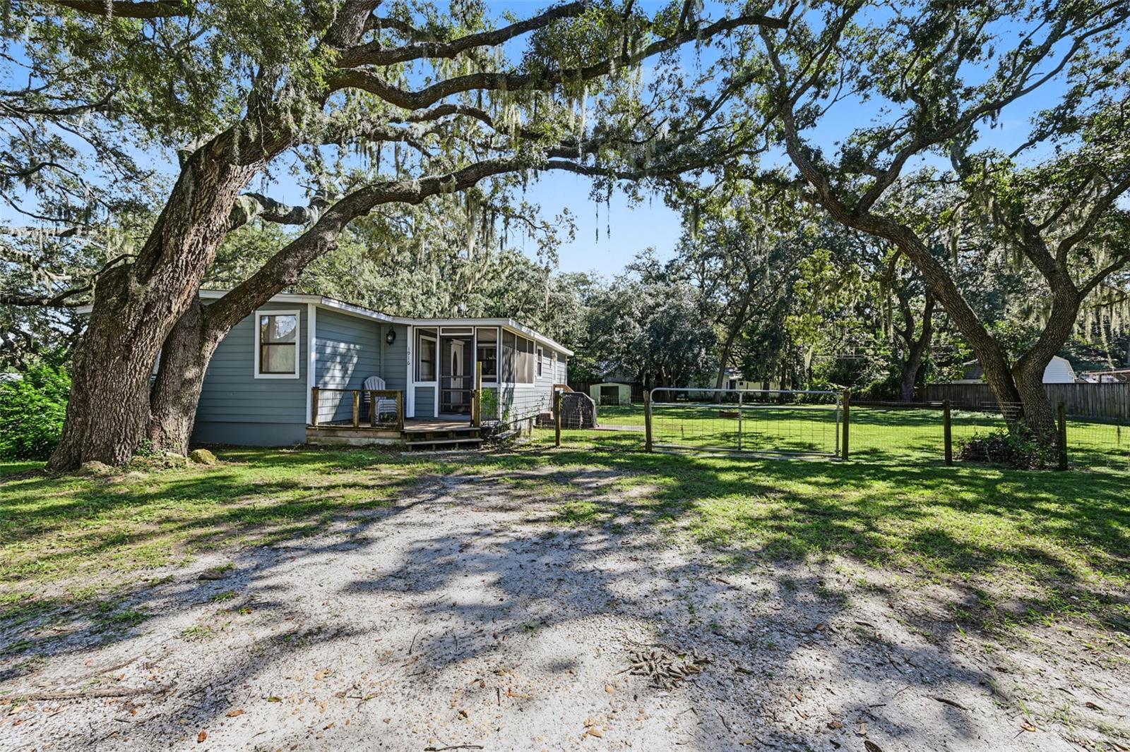 1916 BEACHWAY LN — photo 8