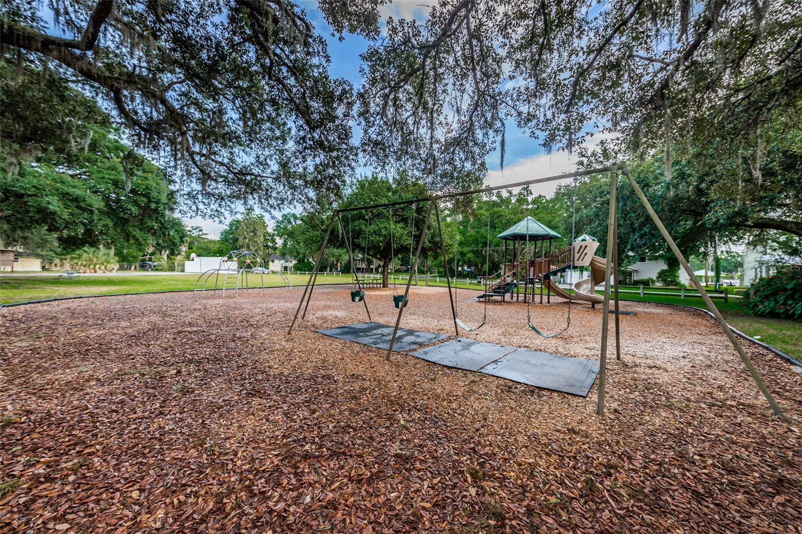 1916 BEACHWAY LN — photo 98