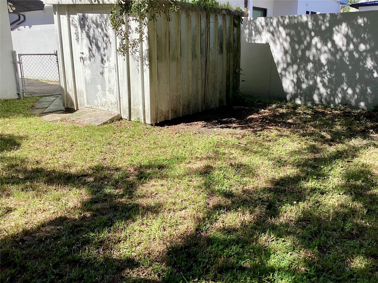 3524 CHAPEL DR — photo 16