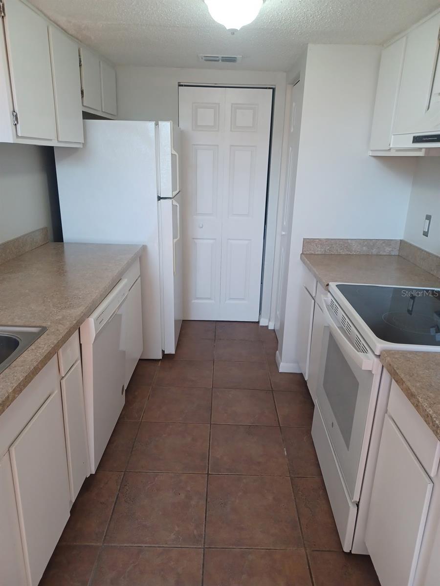 12173 ARMENIA GABLES CIR — photo 6