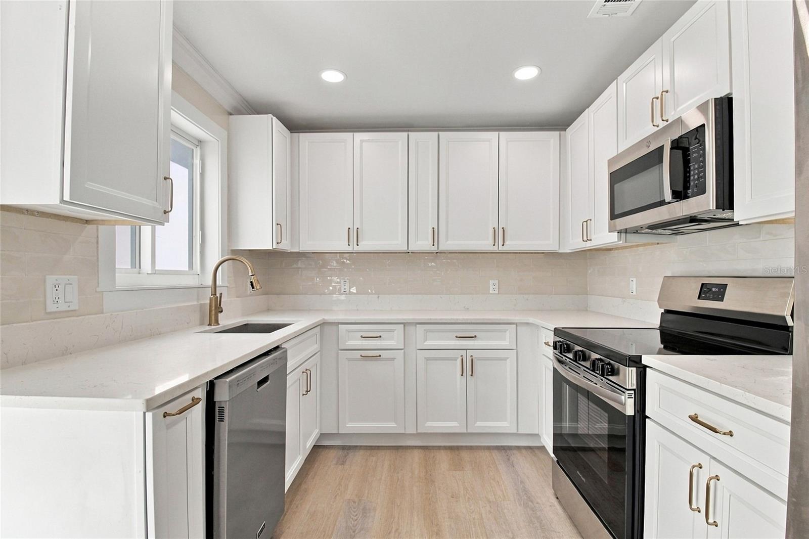 4540 EMERSON AVE S — photo 9