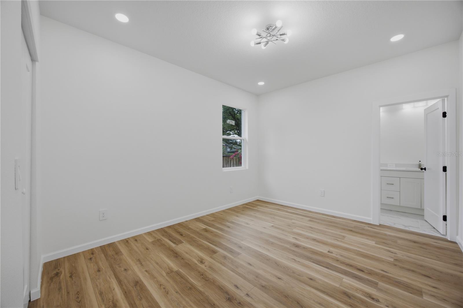 3109 E 22ND AVE — photo 9